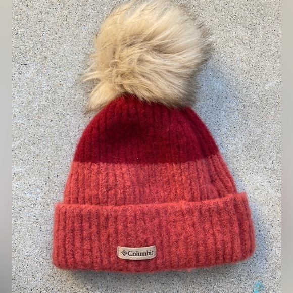 Women's Columbia Beanie Multicolor Solid One Size Ski Snowboard Winter Tassel - Picture 1 of 8